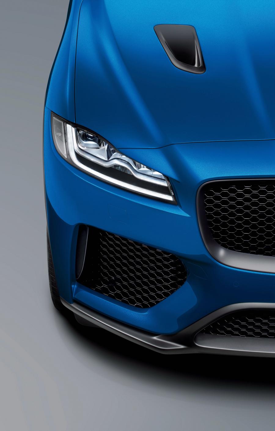 Детали экстерьера Jaguar F-Pace SVR 2018 года  (WW) (фото 12 из 115)